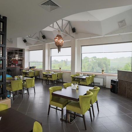 Terra Europe Brontes Hotel Targovichté Extérieur photo