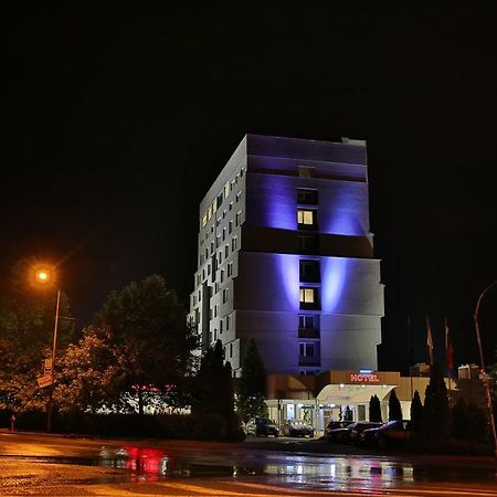 Terra Europe Brontes Hotel Targovichté Extérieur photo