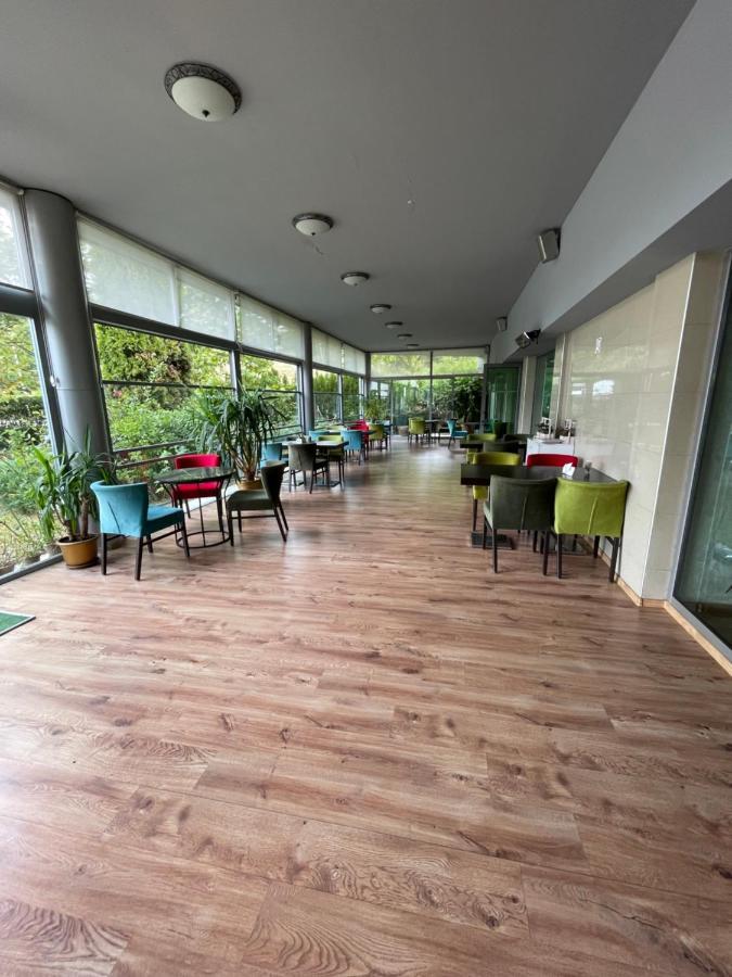 Terra Europe Brontes Hotel Targovichté Extérieur photo