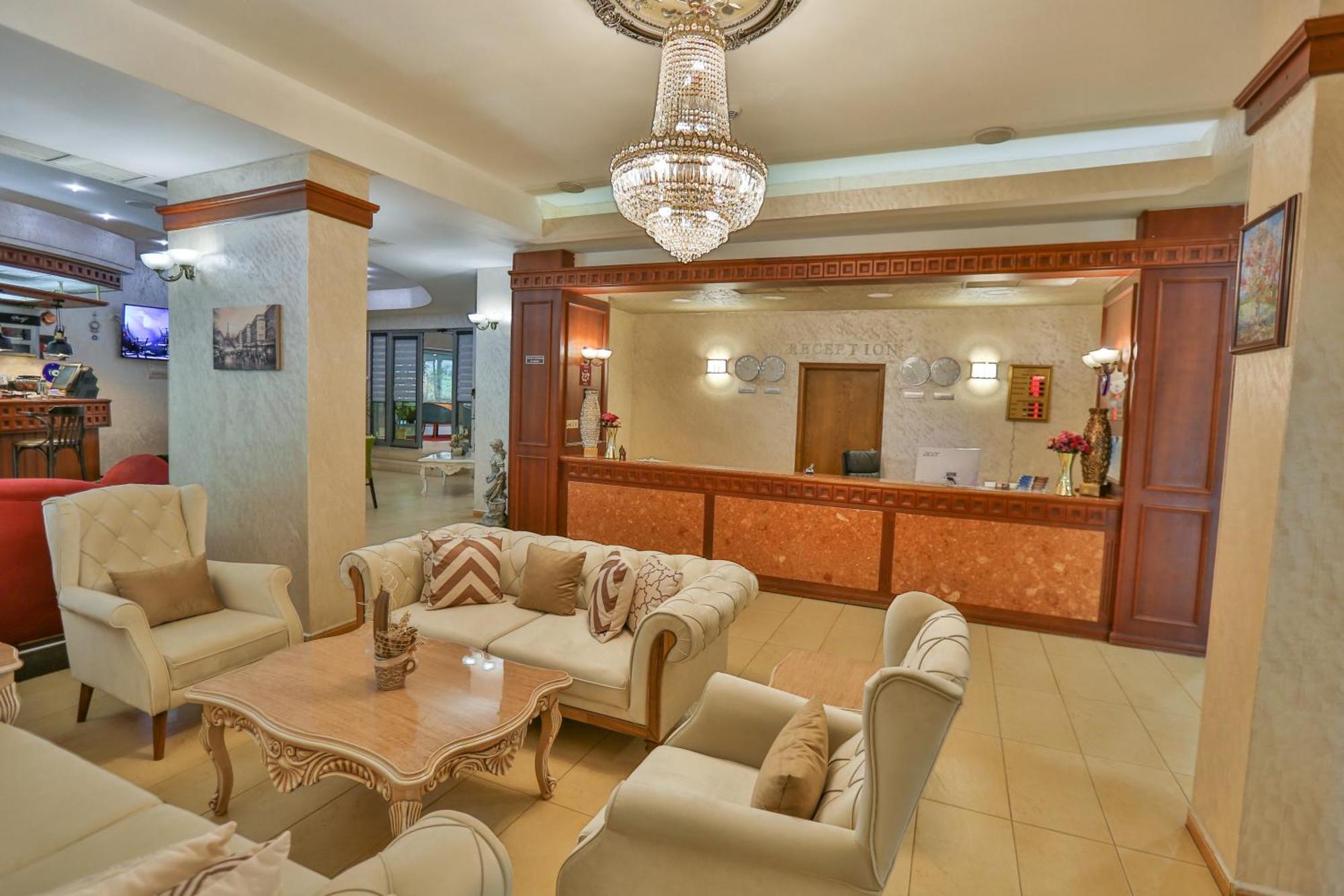 Terra Europe Brontes Hotel Targovichté Extérieur photo