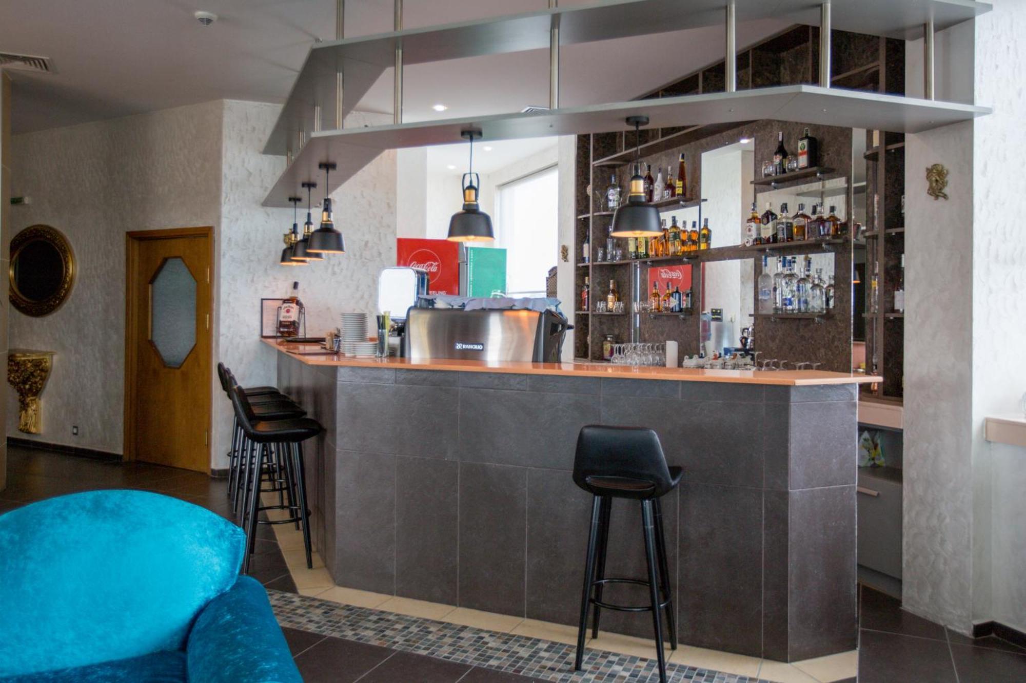Terra Europe Brontes Hotel Targovichté Extérieur photo