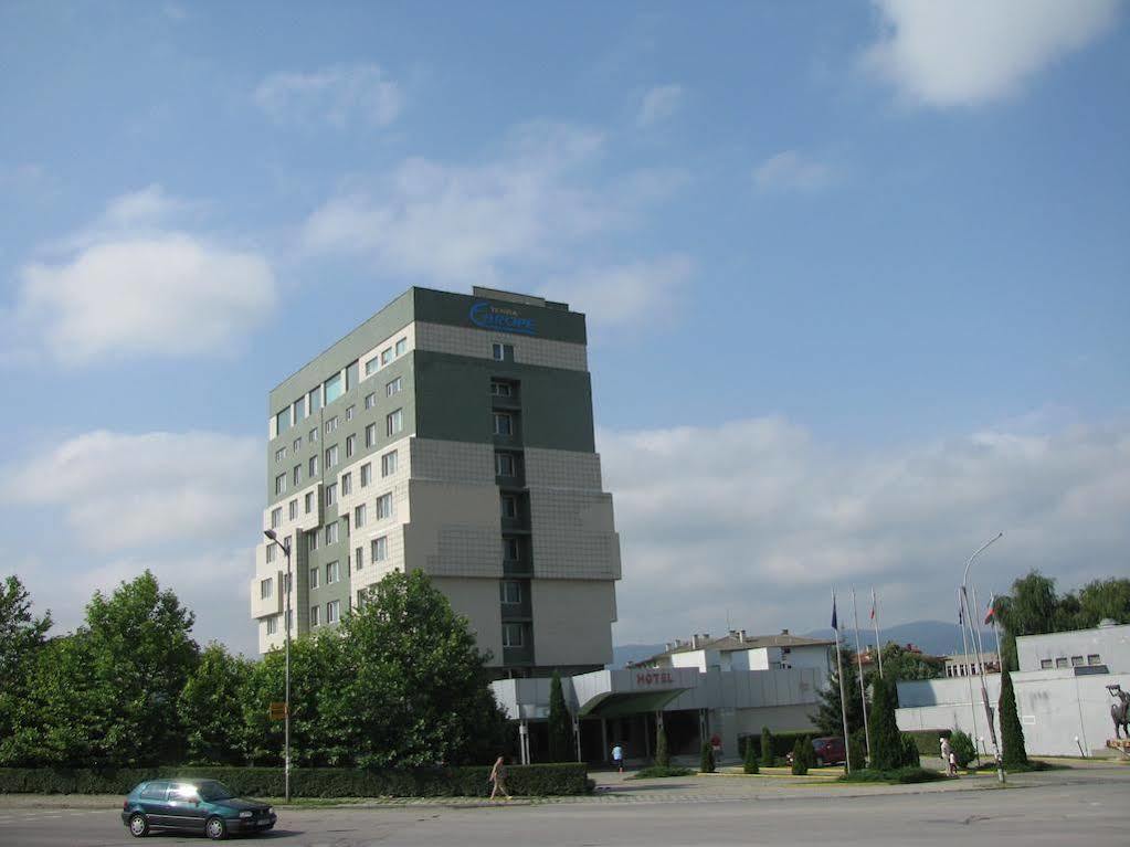 Terra Europe Brontes Hotel Targovichté Extérieur photo