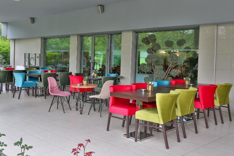 Terra Europe Brontes Hotel Targovichté Extérieur photo
