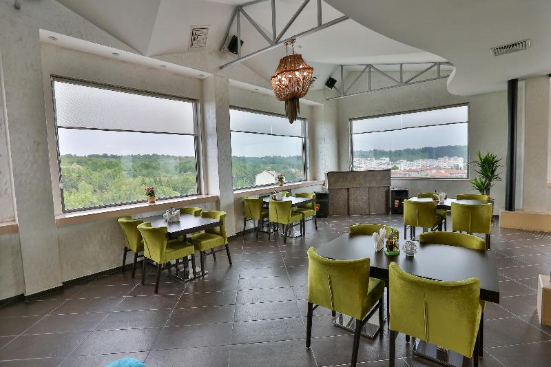 Terra Europe Brontes Hotel Targovichté Extérieur photo